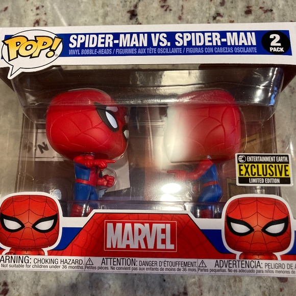 Funko PoP Spider-Man vs Spider Man Imposter - Picture 1 of 3